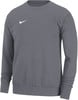 Grauer Pullover mit langen Ärmeln und weißem Nike-Logo auf der Brust.