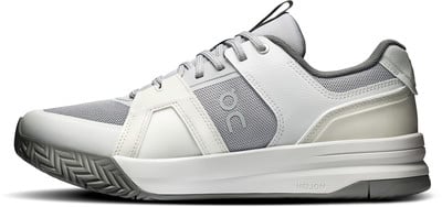 Weiße Tennisschuhe mit grauen Akzenten und ON Running Logo an der Seite. Weiße Tennisschuhe mit grauen Akzenten und ON Running Logo an der Seite.