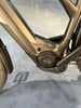 Detail eines Elektrofahrrads mit Bosch Performance CX Motor.
