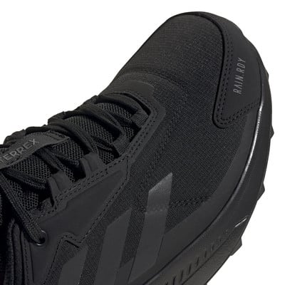 Fekete Adidas Terrex cipő részlete Rain.Rdy felirattal. Fekete Adidas Terrex cipő részlete Rain.Rdy felirattal.