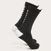 Schwarze Oakley-Socken mit weißem Logo und weißer Zehen- und Fersenpartie.