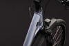 Rahmendetail eines Fahrrads mit der Aufschrift TOURING und einem vorderen Schutzblech.