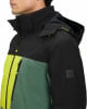 Herrenjacke mit hohem Kragen und Kapuze, in Schwarz, Grün und Gelb.