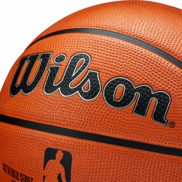 Basketbalový míč