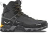 Herren-Wanderschuh von Salewa mit Gore-Tex-Membran und gelben Schnürsenkeln.