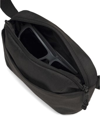 Under Armour Under Armour New Essential WB XB Crossbody Bag Under Armour Under Armour New Essential WB XB Crossbody Bag