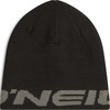Schwarze Strickmütze mit grauem O'Neill-Logo am unteren Rand.