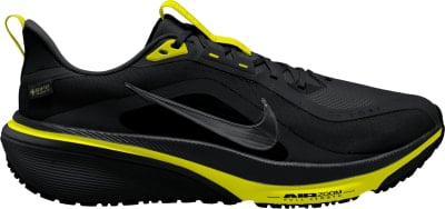 Schwarzer Nike Laufschuh mit gelben Akzenten und Gore-Tex-Technologie.