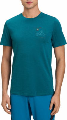 Herren-T-Shirt mit kurzen Ärmeln und Bergmotiv. Herren-T-Shirt mit kurzen Ärmeln und Bergmotiv.