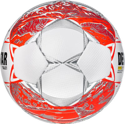 Fußball mit weißen und orangefarbenen Paneelen und silbernen Mustern. Fußball mit weißen und orangefarbenen Paneelen und silbernen Mustern.