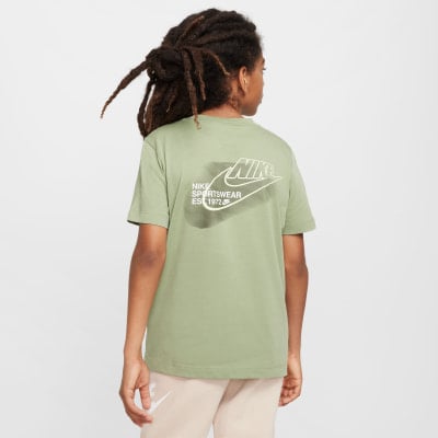 Nike Sportswear Standard Issue T-Shirt
