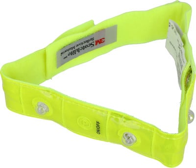 Hellgelbes Band mit LED-Leuchten und 3M Scotchlite Reflektormaterial.