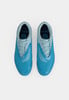 Ein Paar hellblaue Nike Fußballschuhe mit blauem Logo und Schriftzug.