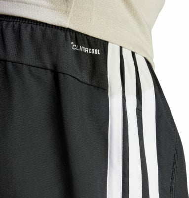 adidas Essentials Training 3-Streifen Shorts