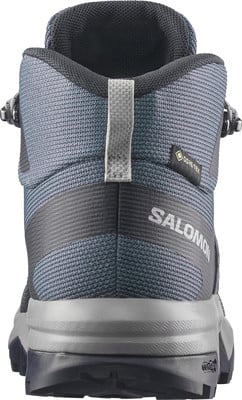 Rückansicht eines Salomon Wanderschuhs mit Gore-Tex-Technologie. Rückansicht eines Salomon Wanderschuhs mit Gore-Tex-Technologie.