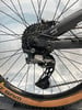Schaltwerk eines Mountainbikes mit Kassette und Kette.