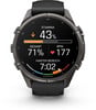 Eine Smartwatch zeigt Ausdauerstatus, Herzfrequenz und Zeit in der harten Zone an.