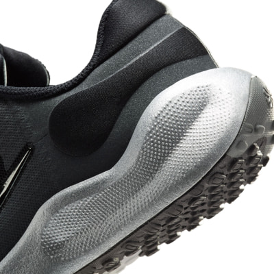 Nike Revolution 7 SE (GS) Trainingsschuhe
