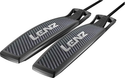 Zwei Lenz Heizsohlen mit Carbon-Optik. Zwei Lenz Heizsohlen mit Carbon-Optik.