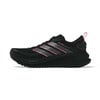 Černé běžecké boty Adidas Supernova s růžovými detaily a logem Gore-Tex.