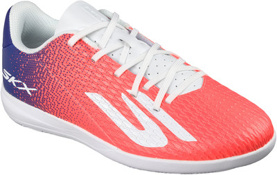 Ein rosafarbener und blauer Fußballschuh mit weißen Schnürsenkeln und Logo. Ein rosafarbener und blauer Fußballschuh mit weißen Schnürsenkeln und Logo.