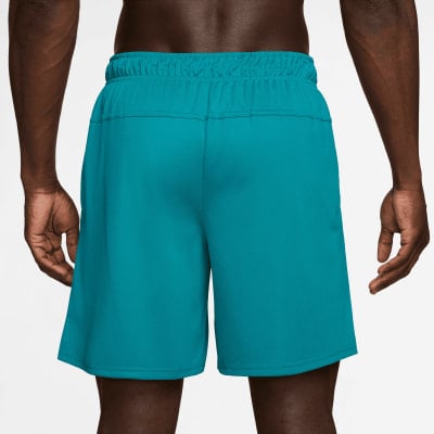 Herrenshorts aus dunkelblauem Stoff mit elastischem Bund. Herrenshorts aus dunkelblauem Stoff mit elastischem Bund.