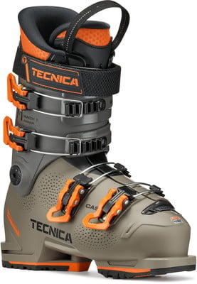 Ein Tecnica Mach 1 Junior Skischuh in Grau mit orangefarbenen Akzenten. Ein Tecnica Mach 1 Junior Skischuh in Grau mit orangefarbenen Akzenten.