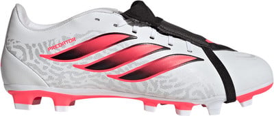 Weiße Adidas Predator Fußballschuhe mit rosa Streifen und schwarzer Zunge.