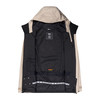 Die Innenseite einer beige Jacke mit schwarzen Details und Markenlogo.