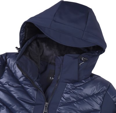Dunkelblaue Daunenjacke mit Kapuze und schwarzem Futter. Dunkelblaue Daunenjacke mit Kapuze und schwarzem Futter.