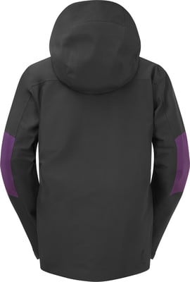 Rückansicht einer dunklen Jacke mit lila Ärmelstreifen.