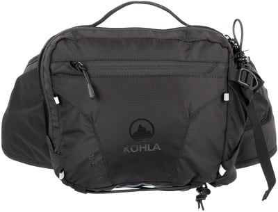 Schwarze Bauchtasche mit Kohla-Logo und vielen Taschen und Gurten. Schwarze Bauchtasche mit Kohla-Logo und vielen Taschen und Gurten.