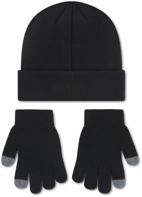 Schwarze Strickmütze und Handschuhe mit Touchscreen-Spitzen. Schwarze Strickmütze und Handschuhe mit Touchscreen-Spitzen.