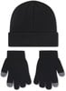 Schwarze Strickmütze und Handschuhe mit Touchscreen-Spitzen.