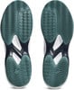 Schuhsohle von Tennisschuhen mit ausgeprägtem Profil für gute Traktion.
