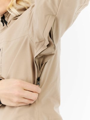 Protest Prtbeverly Skijacke mit Kapuze Protest Prtbeverly Skijacke mit Kapuze