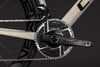 Detail des Fahrradantriebs mit SRAM Red Kurbelgarnitur und Kette.