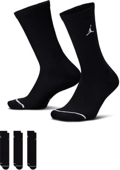Černé ponožky Jordan s logem Jumpman a bílým pruhem nahoře.
