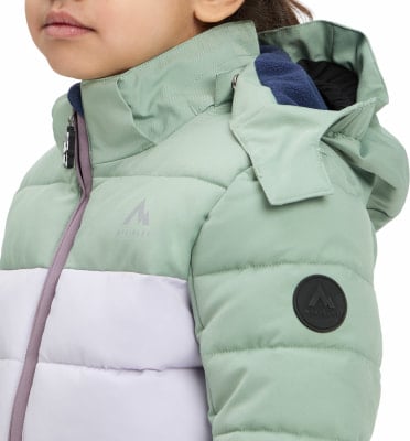 Grüne Daunenjacke mit lila Besatz und weißem Unterteil. Grüne Daunenjacke mit lila Besatz und weißem Unterteil.