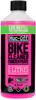 Rosa Flasche Muc-Off Bike Cleaner Concentrate mit Aufschrift Eco Refill.