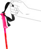 Eine Hand hält einen pinken Skistockgriff mit Schlaufe.