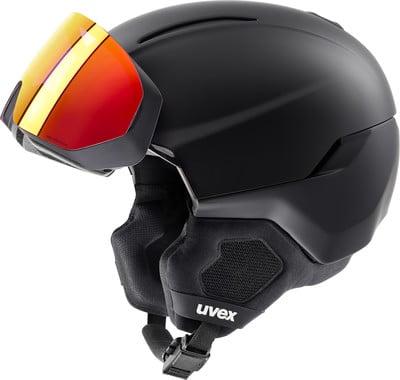 Schwarzer Skihelm mit rotem Visier und Uvex-Logo. Schwarzer Skihelm mit rotem Visier und Uvex-Logo.