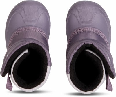 Lila Kinder-Winterstiefel mit Textilobermaterial und warmem Futter. Lila Kinder-Winterstiefel mit Textilobermaterial und warmem Futter.