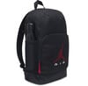 Schwarzer Jordan Rucksack mit rotem Logo und seitlicher Netztasche für eine Flasche.