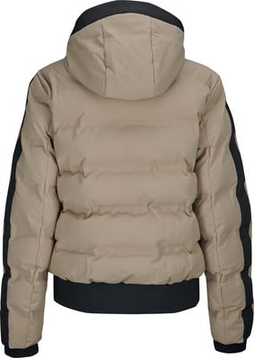 Rückansicht einer beigefarbenen Daunenjacke mit schwarzen Streifen an den Ärmeln.
