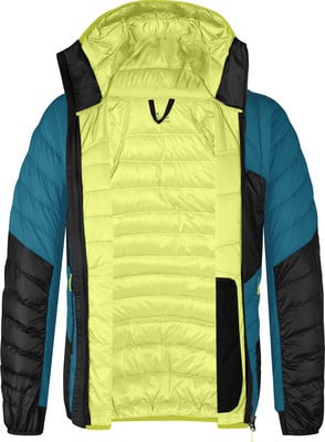 Grüne Daunenjacke mit blauen und schwarzen Einsätzen, von vorne geöffnet. Grüne Daunenjacke mit blauen und schwarzen Einsätzen, von vorne geöffnet.