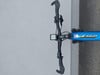 Detail des Lenkers eines E-Bikes mit Display und PRO-Logo.