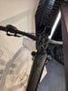 Detail des E-Bike-Lenkers mit Bosch-Display und Bedienelementen