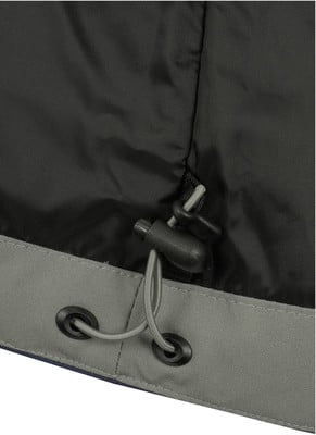 Detail eines Kordelzugs an einer Jacke mit Kunststoffstopper und Ösen. Detail eines Kordelzugs an einer Jacke mit Kunststoffstopper und Ösen.