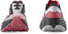 Vorder- und Rückansicht von rosa und schwarzen Laufschuhen mit markanter Sohle.